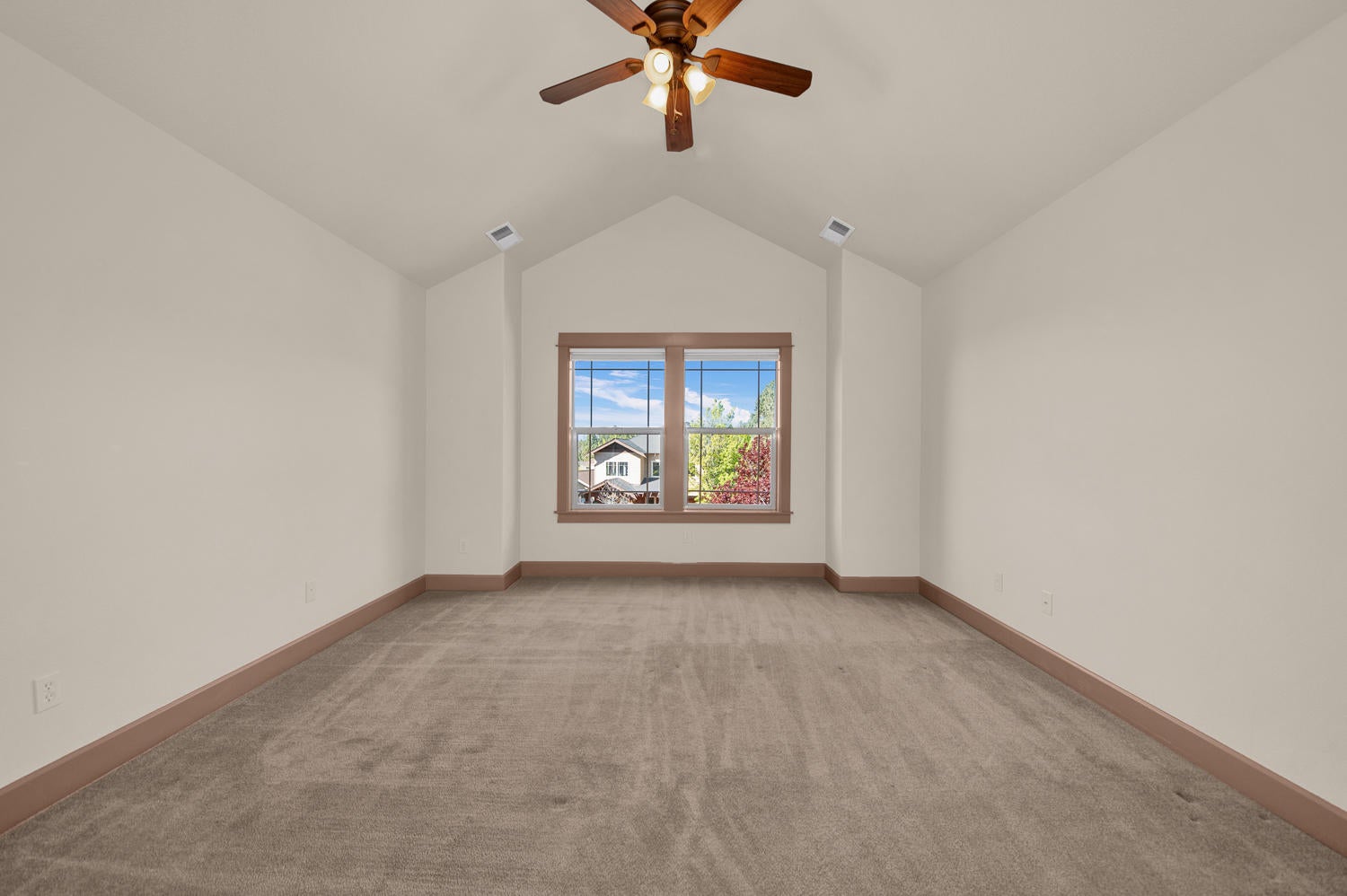 2470 Northwest Awbrey Road Bend, OR 97703 - Photo 12 of 28 13