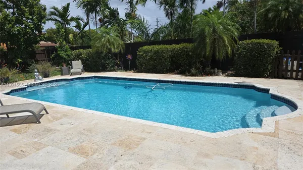 $1,250,000 | 15615 Southwest 42nd Terrace, Miami, FL 33185