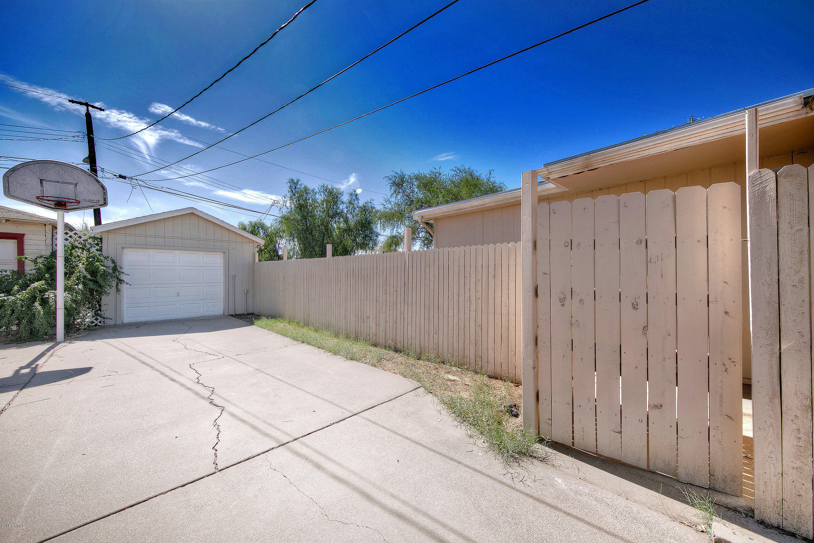 1621 East Roma Avenue Phoenix, AZ 85016 - Photo 17 of 23 Garage!