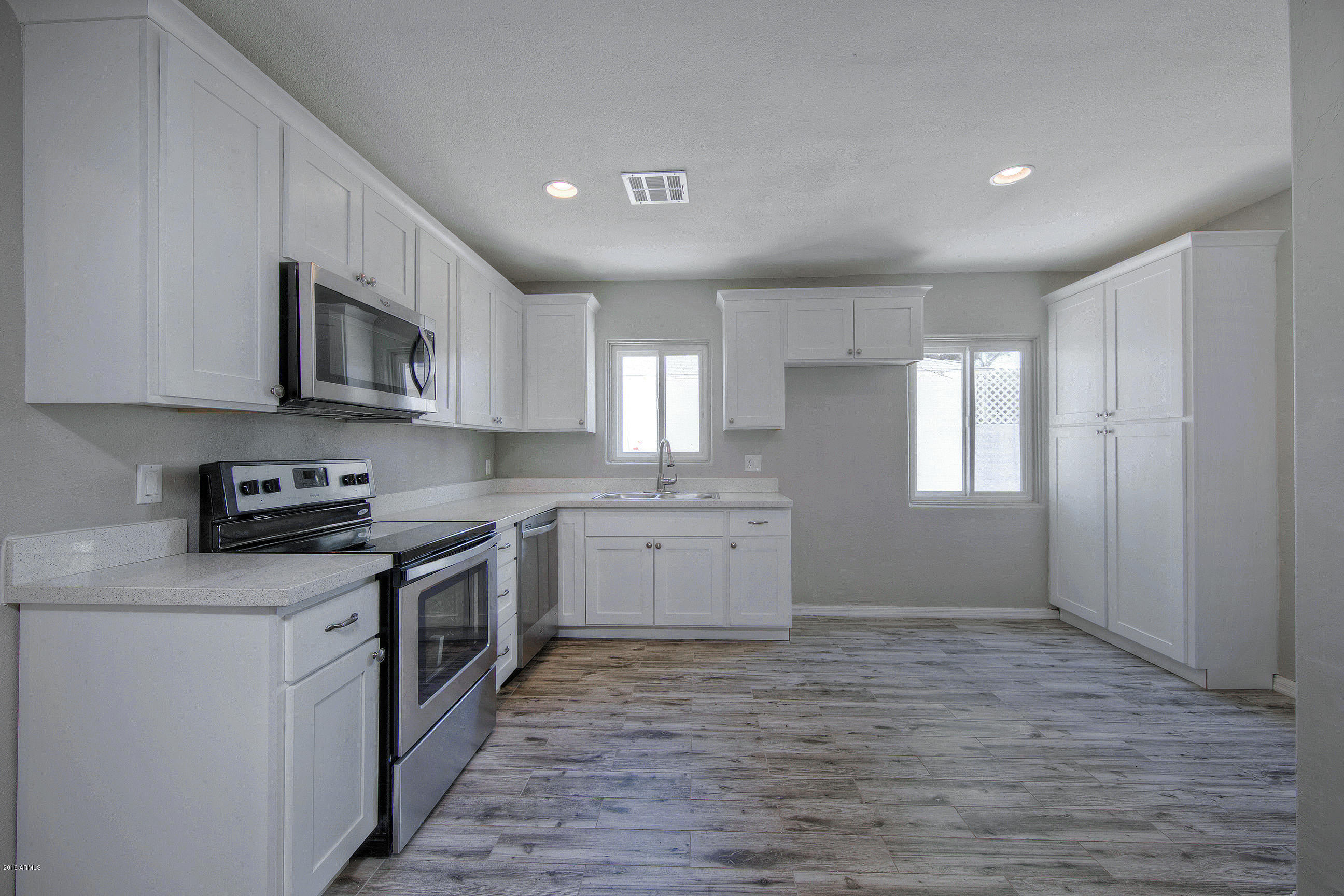 1621 East Roma Avenue Phoenix, AZ 85016 - Photo 9 of 23 The Kitchen