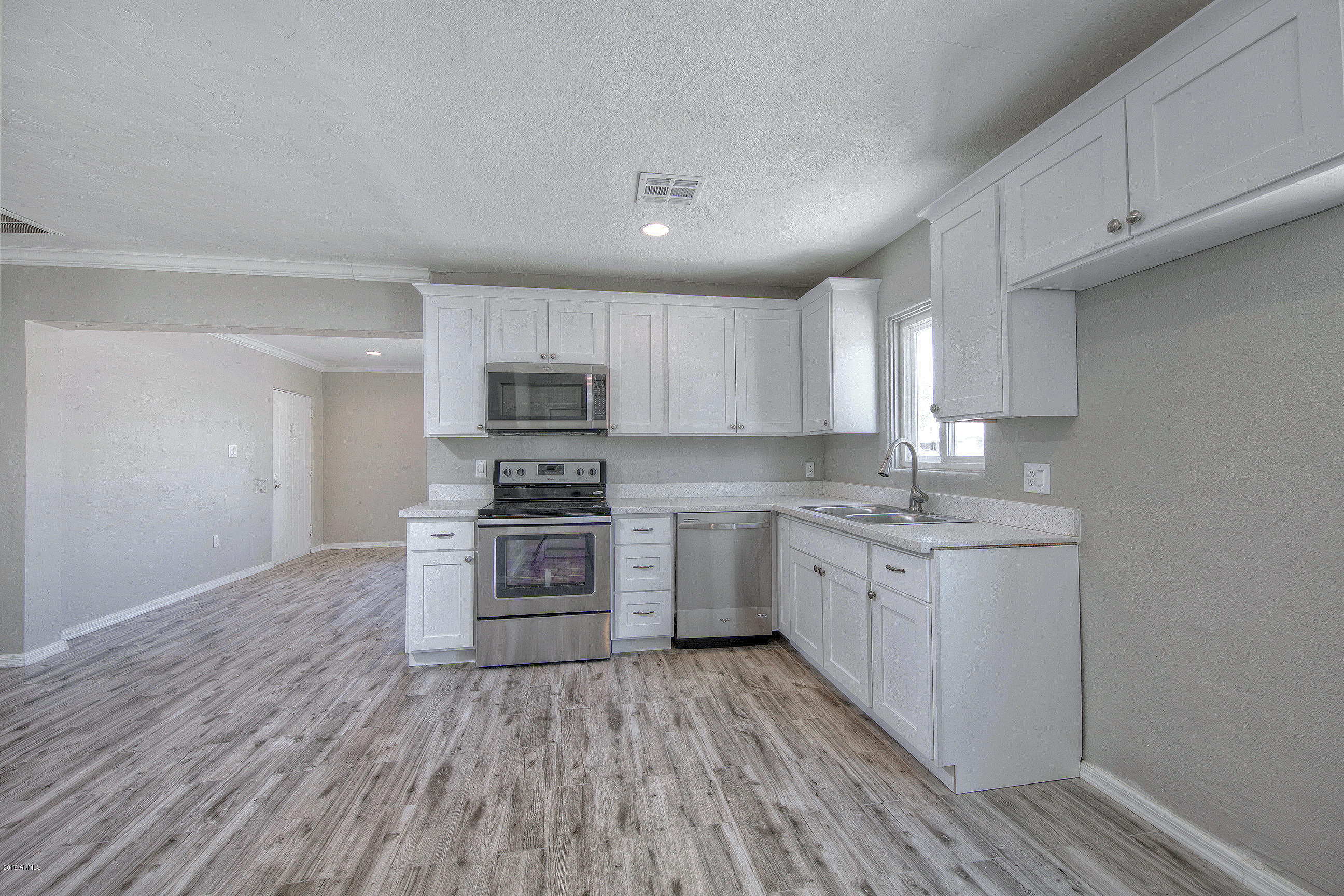 1621 East Roma Avenue Phoenix, AZ 85016 - Photo 10 of 23 The Kitchen