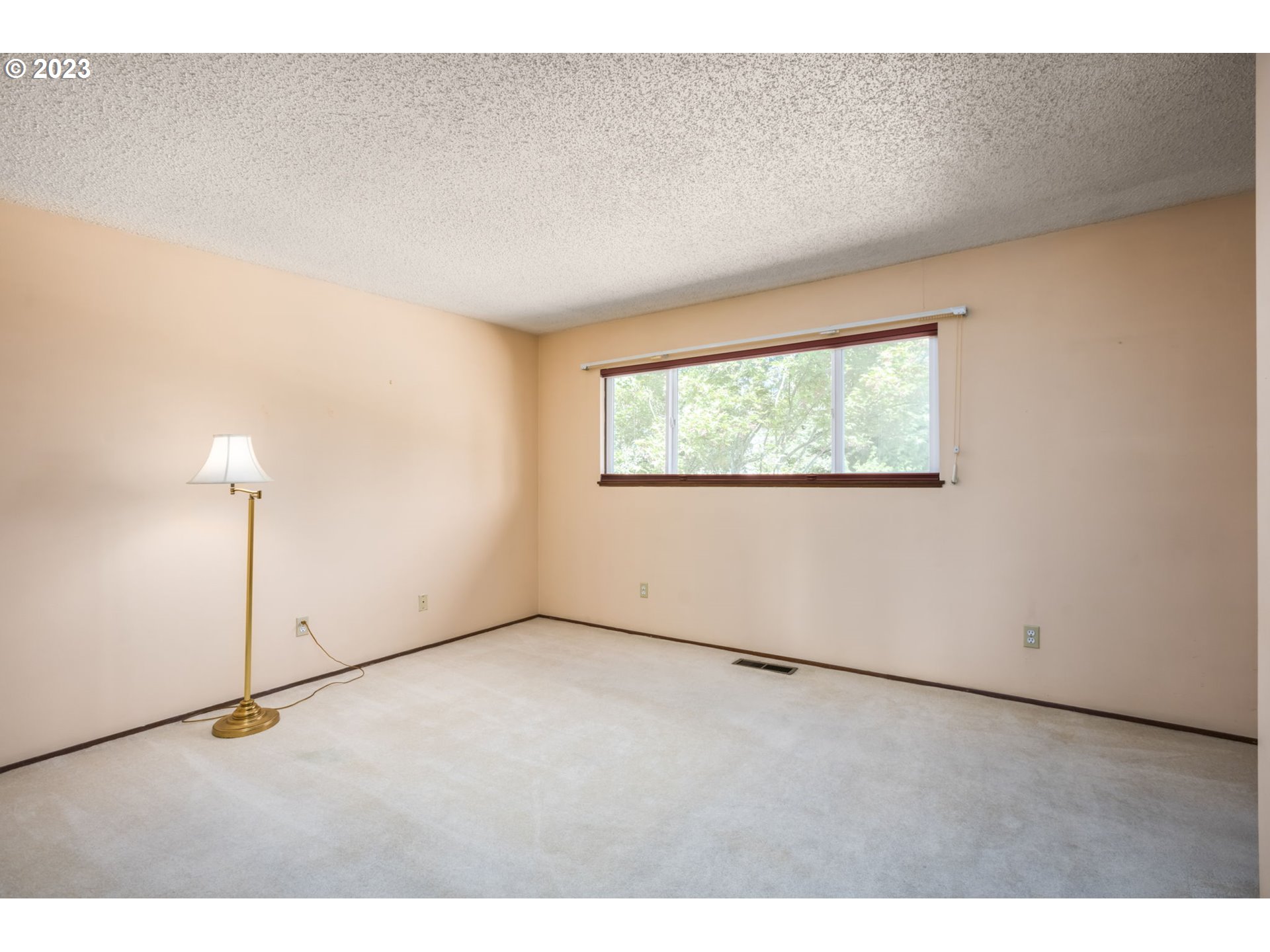 8525 Southwest Modoc Court Tualatin, OR 97062 - Photo 11 of 33 Bedroom, Primary