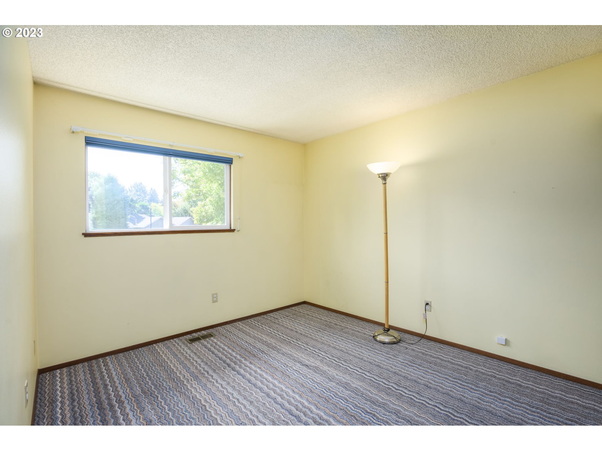 8525 Southwest Modoc Court Tualatin, OR 97062 - Photo 15 of 33 Bedroom