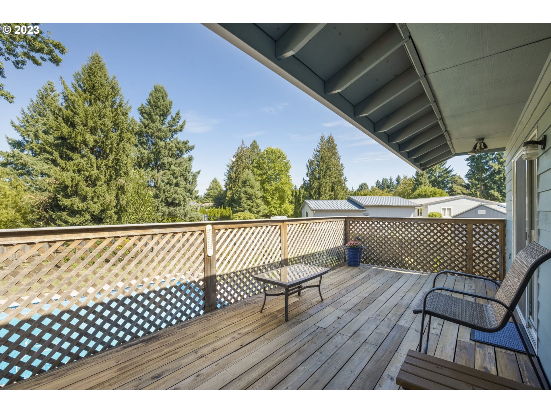 8525 Southwest Modoc Court Tualatin, OR 97062 - Photo 18 of 33 Deck