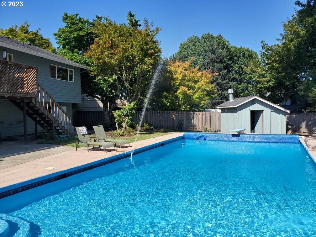 8525 Southwest Modoc Court Tualatin, OR 97062 - Photo 2 of 33 Swimming Pool