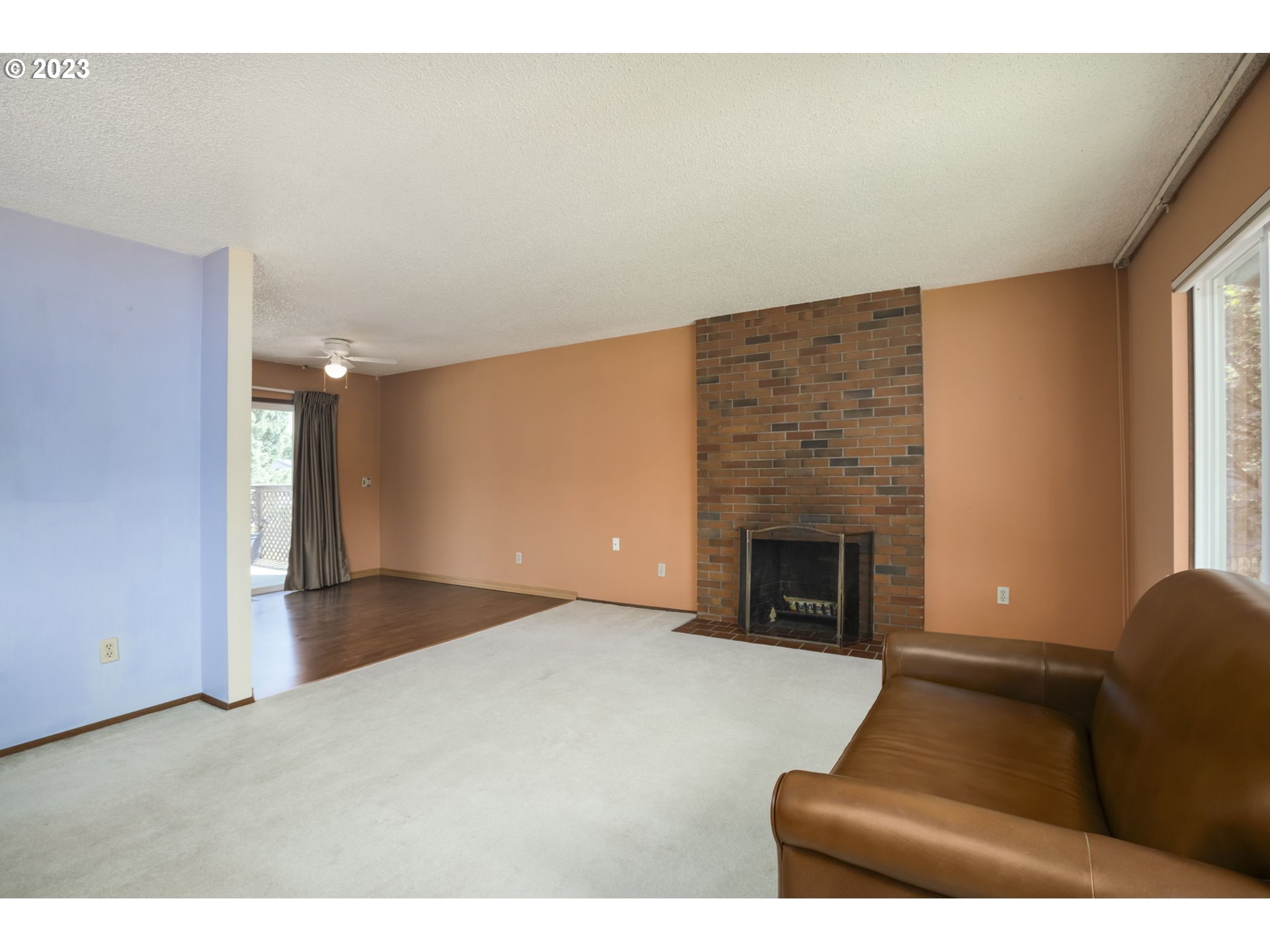 8525 Southwest Modoc Court Tualatin, OR 97062 - Photo 6 of 33 Living Room