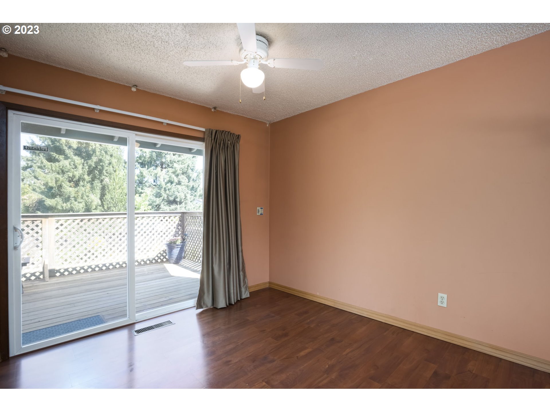 8525 Southwest Modoc Court Tualatin, OR 97062 - Photo 10 of 33 Dining Room