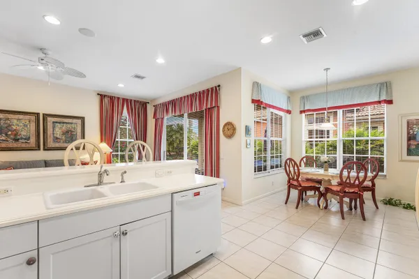 $1,075,000 | 123 Via Castilla, Jupiter, FL 33458