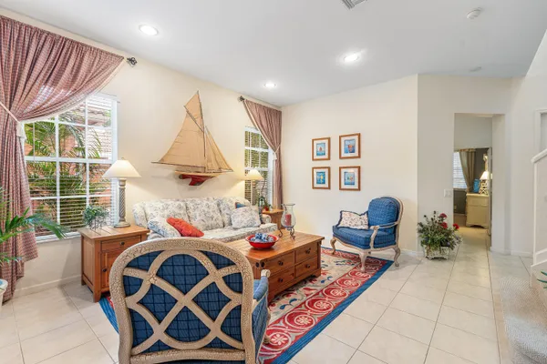 $1,075,000 | 123 Via Castilla, Jupiter, FL 33458