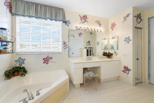 $1,075,000 | 123 Via Castilla, Jupiter, FL 33458