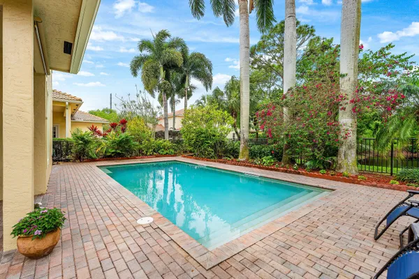 $1,075,000 | 123 Via Castilla, Jupiter, FL 33458