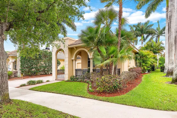 $1,075,000 | 123 Via Castilla, Jupiter, FL 33458