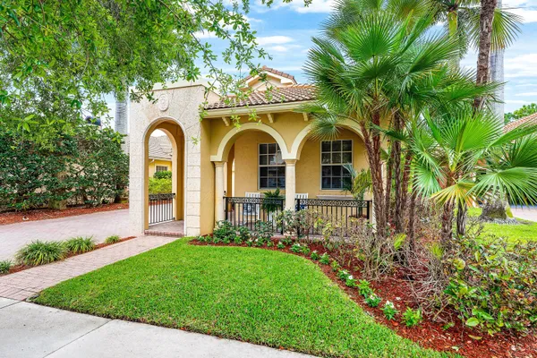 $1,075,000 | 123 Via Castilla, Jupiter, FL 33458