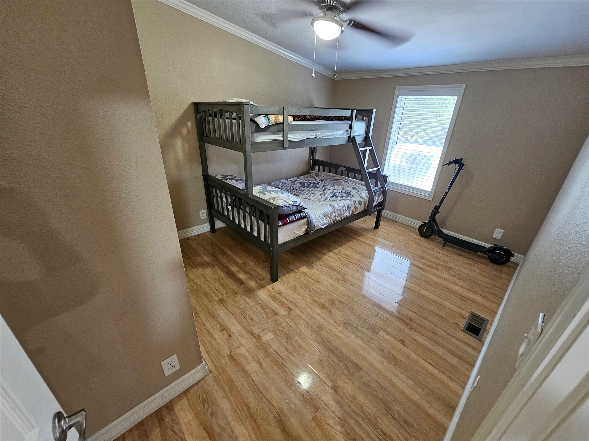 16313 Sandy View Drive Conroe, TX 77303 - Photo 25 of 41 a living room with furniture and a rug