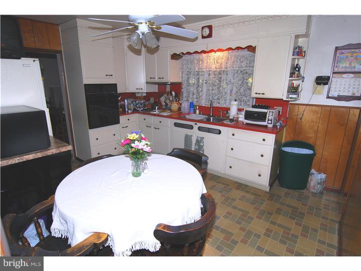 913 John Street Reading, PA 19607 - Photo 4 of 18 Gallery Image 4