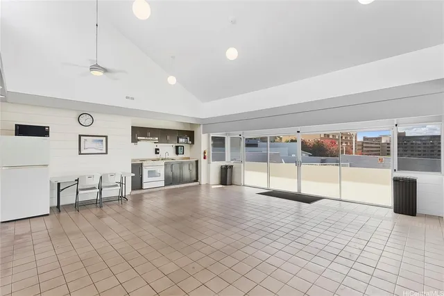 a view of livingroom with furniture
