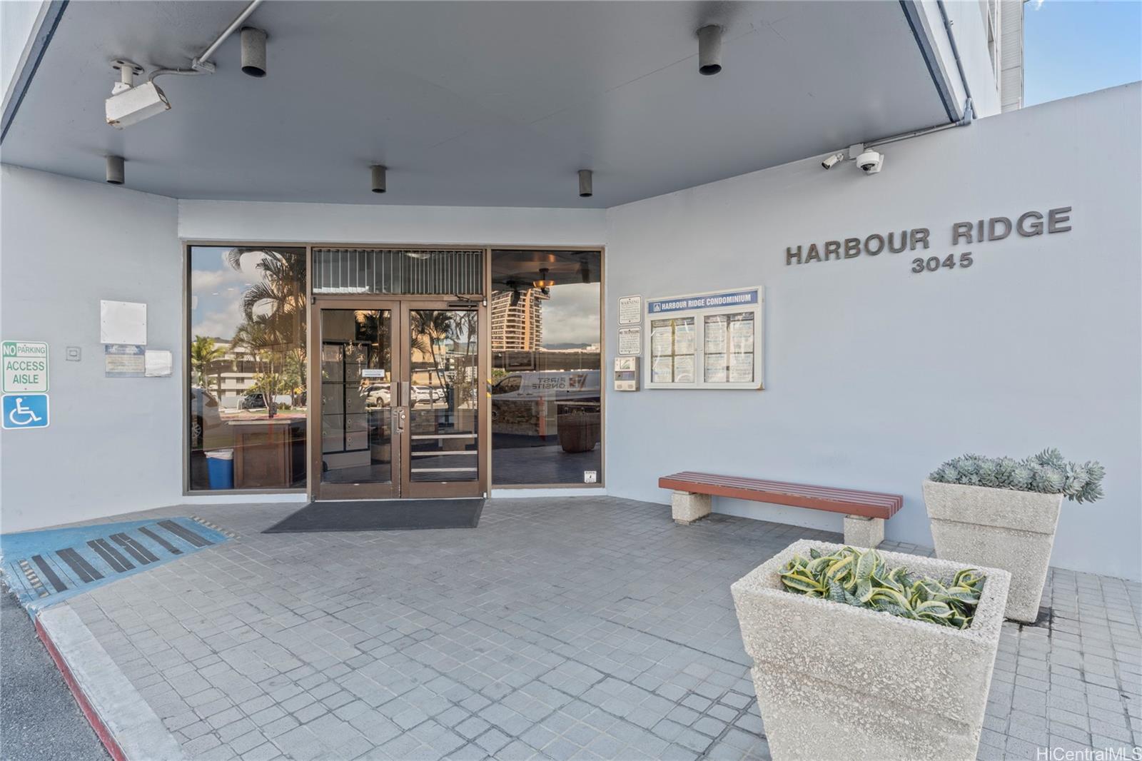 3045 Ala Napuaa Place, Unit 710 Honolulu, HI 96818 - Photo 23 of 25 a view of livingroom with furniture