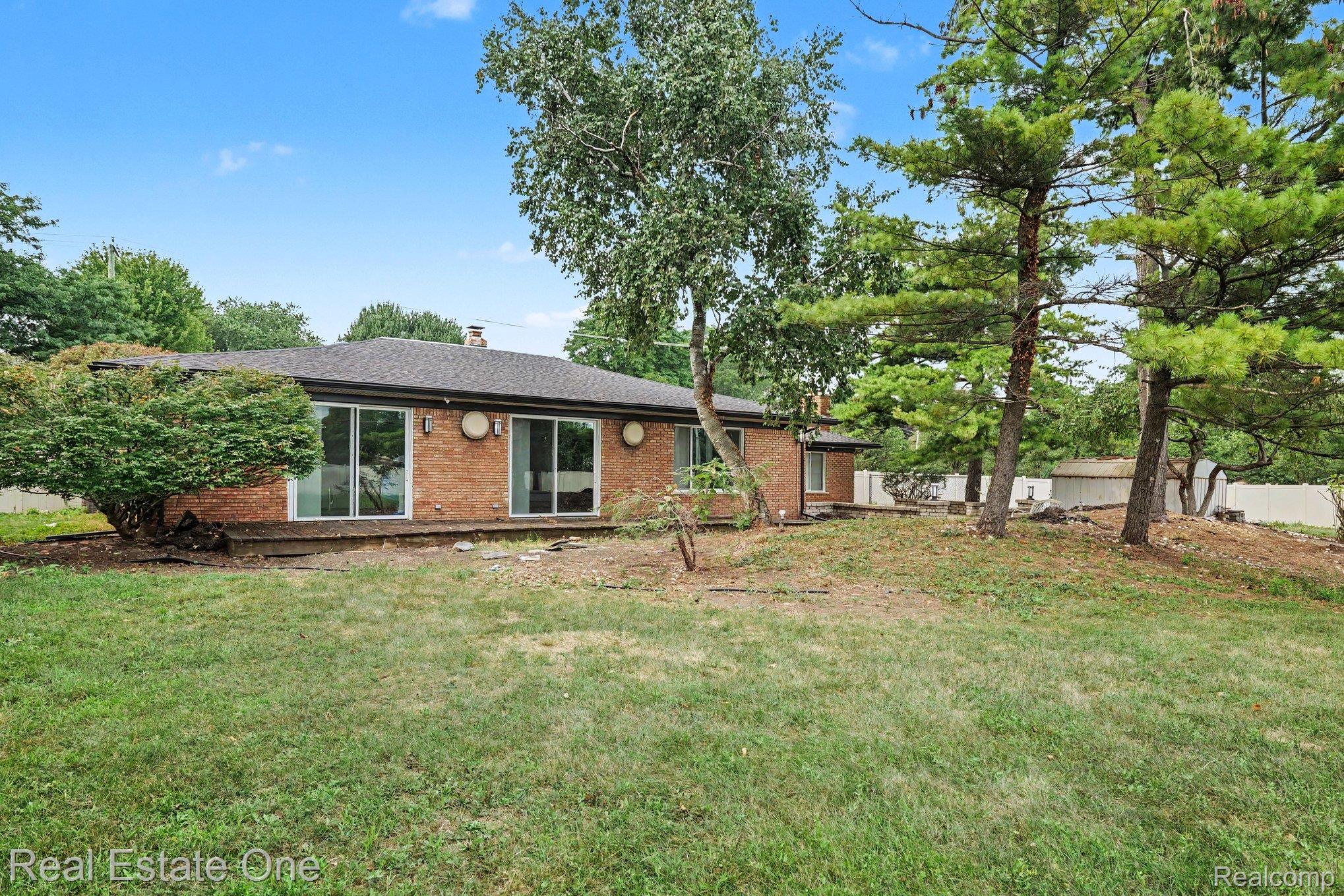 11584 Chicago Road Warren, MI 48093 - Photo 47 of 57 047_file_5723.jpg