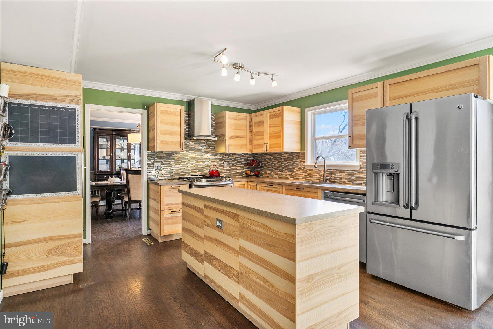 409 Oak Grove Road Linthicum Heights, MD 21090 - Photo 13 of 53 Recently updated kitchen