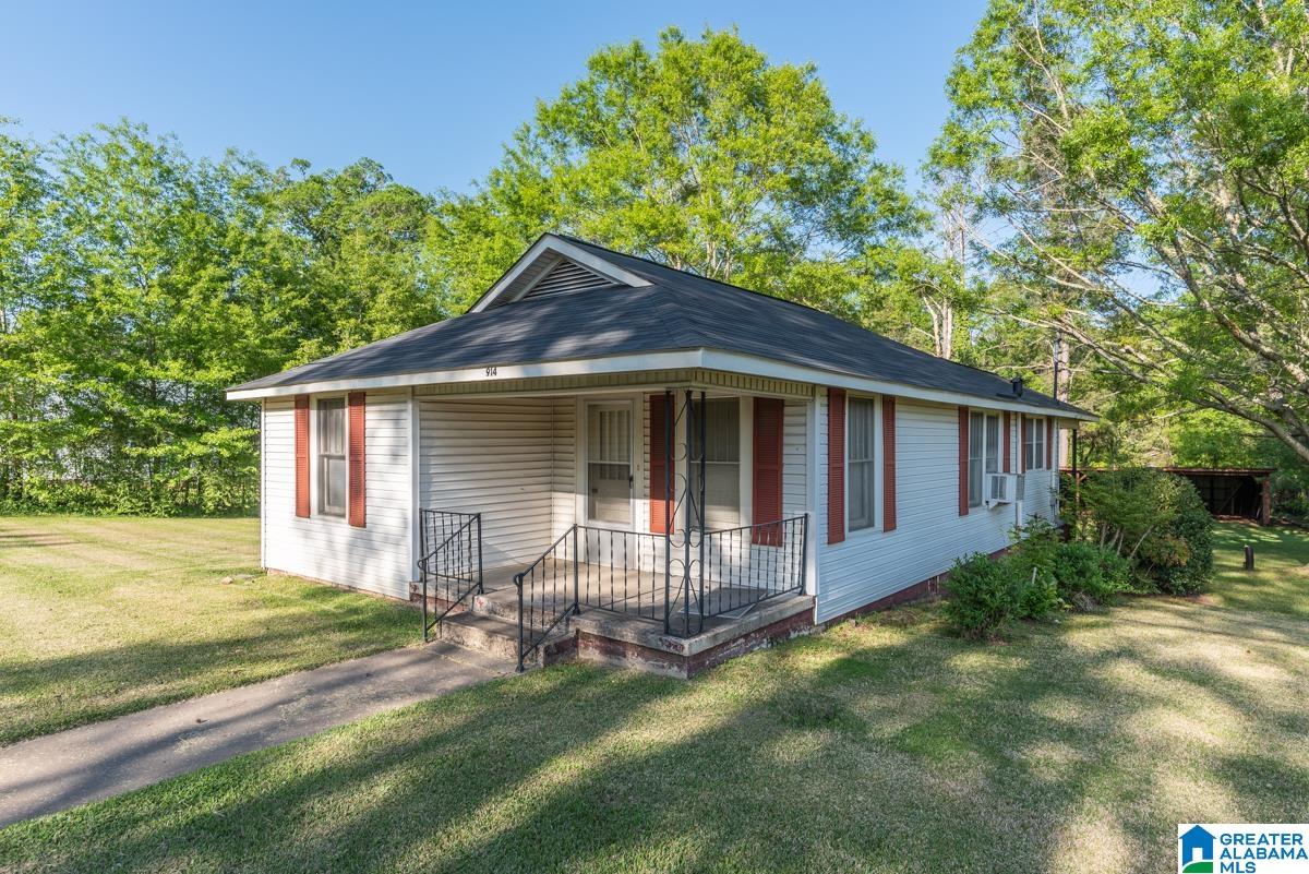 914 2nd Street Southwest Reform, AL 35481 - Photo 2 of 17