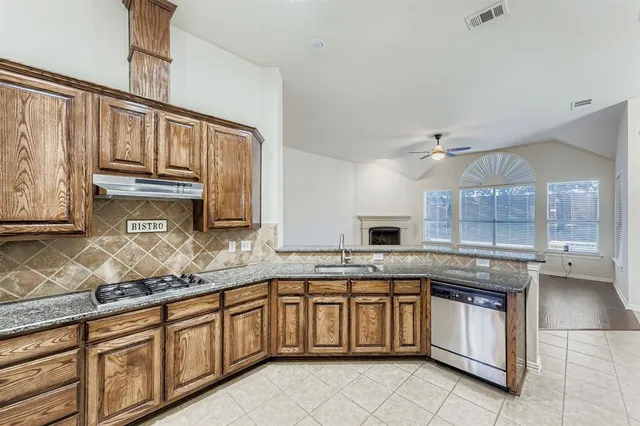 $500,000 | 8406 Pecan Creek Drive, Arlington, TX 76001