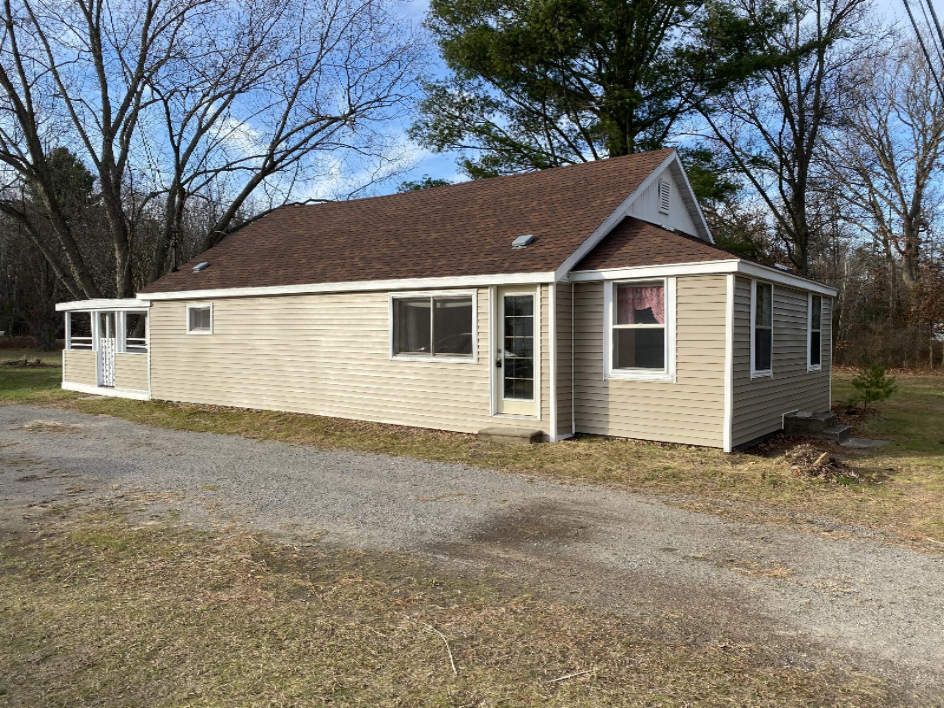 1337 Brooks Road South Muskegon, MI 49442 - Photo 3 of 24 IMG-9441