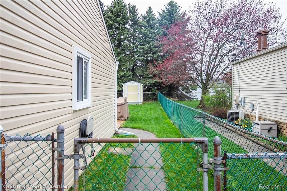 41898 Ridge Road East Novi, MI 48375 - Photo 34 of 34 34.jpg