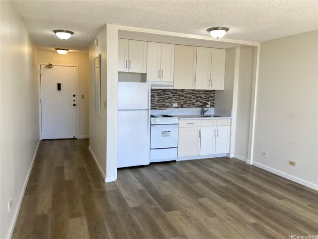$2,000 | 2345 Ala Wai Boulevard, Unit 2703, Honolulu, HI 96815