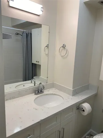 $2,000 | 2345 Ala Wai Boulevard, Unit 2703, Honolulu, HI 96815