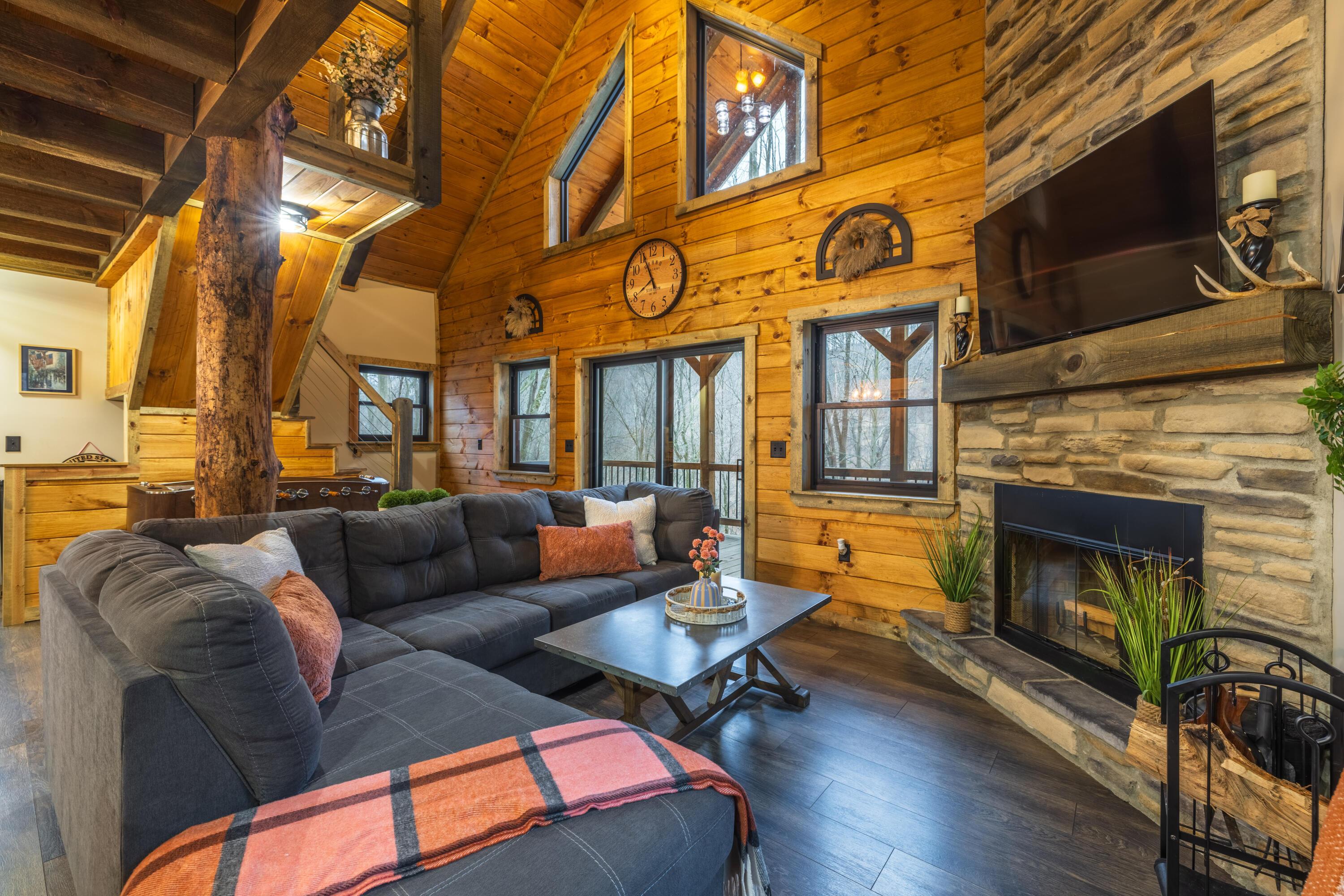 344 Skaggs Road Londonderry, OH 45647 - Photo 6 of 57 Sage Hill Escape family room