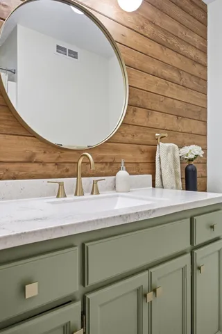 $369,900 | 620 North Washington Avenue, Detroit Lakes, MN 56501