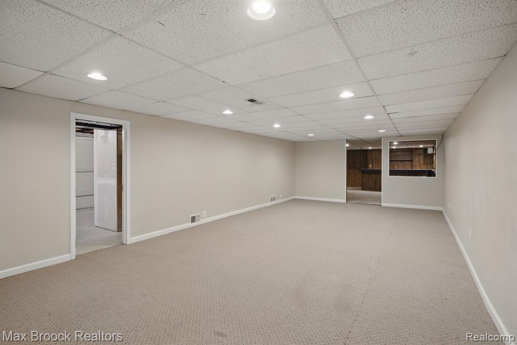 2232 Warrington Road Rochester Hills, MI 48307 - Photo 25 of 51