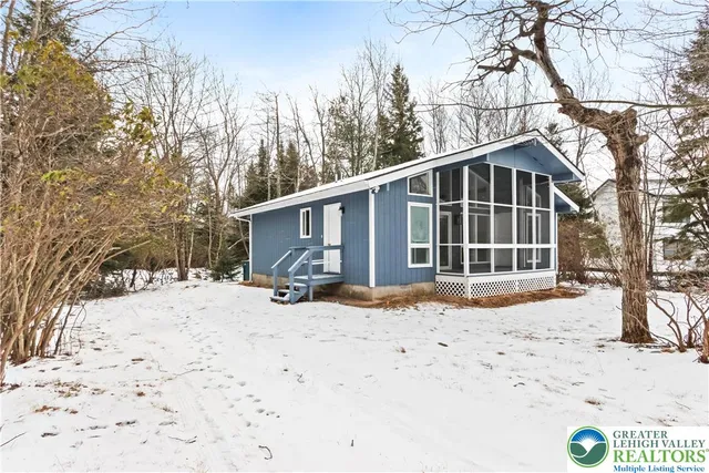 $220,000 | 6522 Runnymeade Lane, Tobyhanna, PA 18466