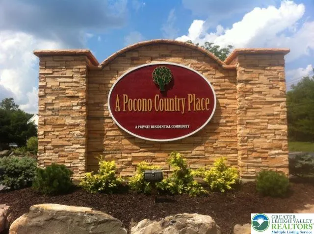 $220,000 | 6522 Runnymeade Lane, Tobyhanna, PA 18466