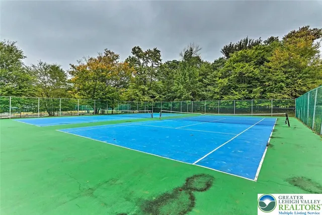 $220,000 | 6522 Runnymeade Lane, Tobyhanna, PA 18466