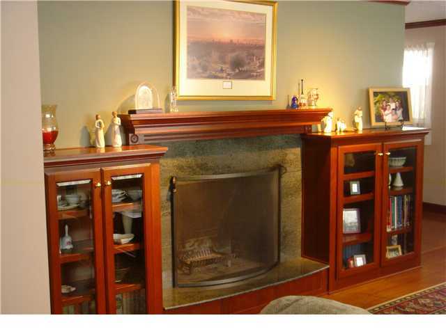 2829 Zollinger Road Columbus, OH 43221 - Photo 3 of 18