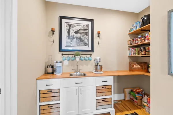 $1,199,000 | 606 Venture Lane Northeast, Alexandria, MN 56308