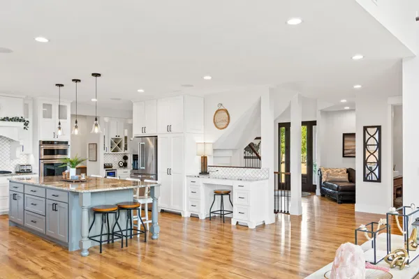 $1,199,000 | 606 Venture Lane Northeast, Alexandria, MN 56308