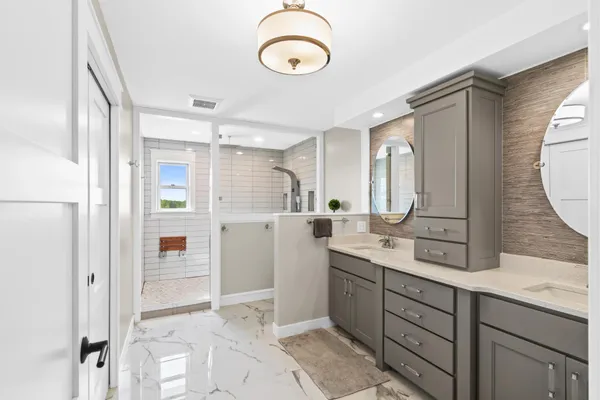 $1,199,000 | 606 Venture Lane Northeast, Alexandria, MN 56308
