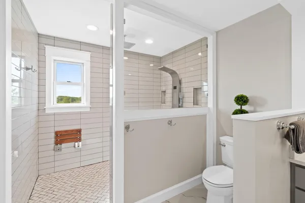 $1,199,000 | 606 Venture Lane Northeast, Alexandria, MN 56308