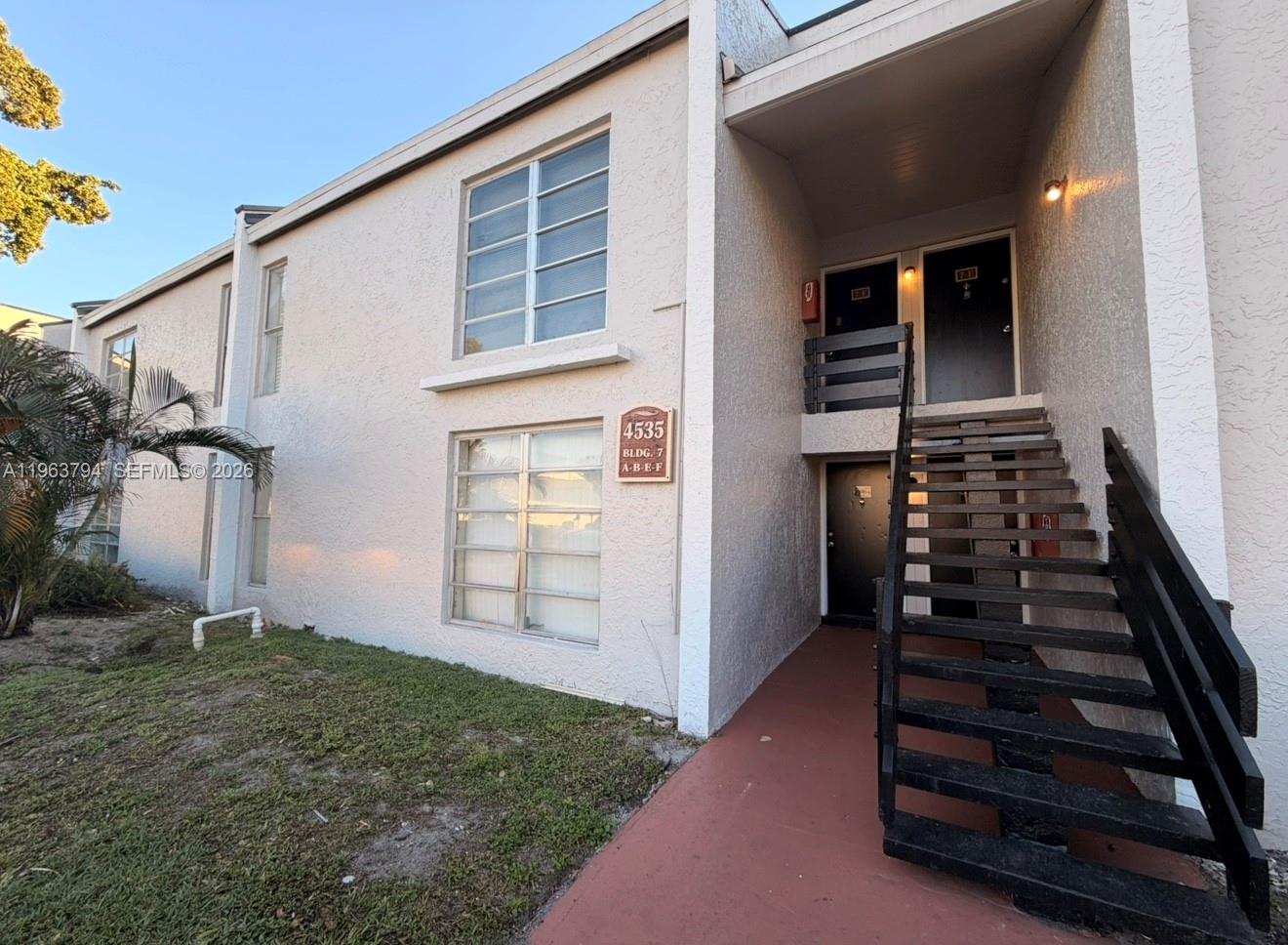 4535 Treehouse Lane, Unit F Tamarac, FL 33319 - Photo 3 of 23