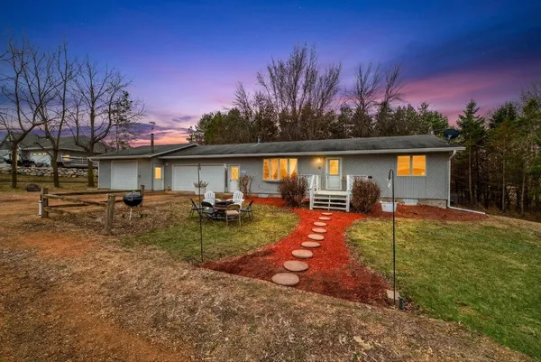 $774,900 | 11841 250th Street West, Belle Plaine, MN 56011