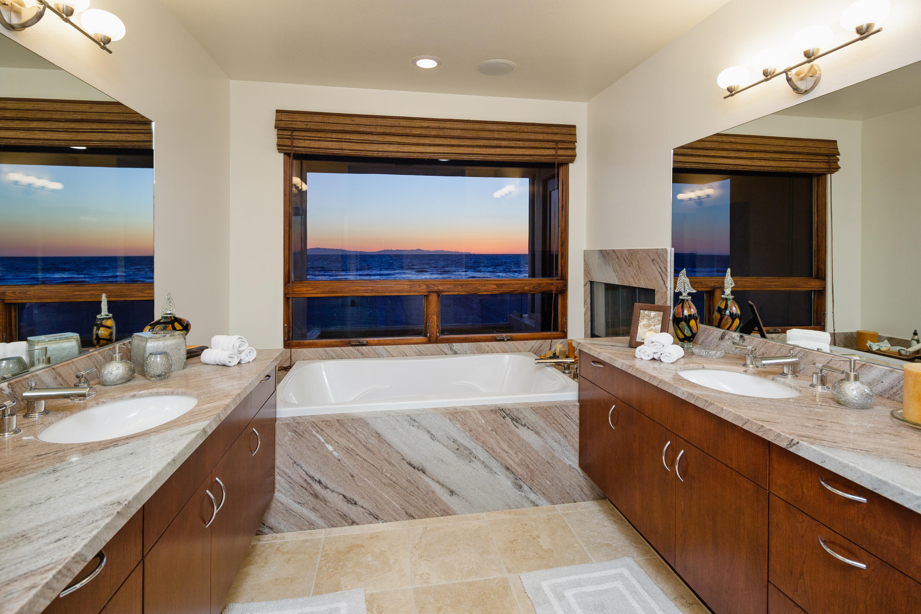1005 Mandalay Beach Road Oxnard, CA 93035 - Photo 19 of 35 19master_bath