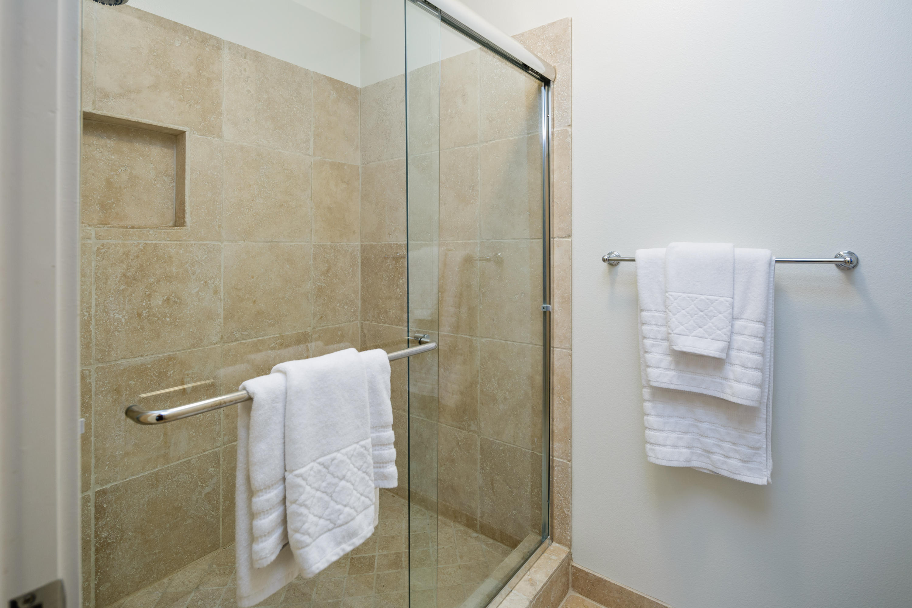 1005 Mandalay Beach Road Oxnard, CA 93035 - Photo 21 of 35 21master_bath