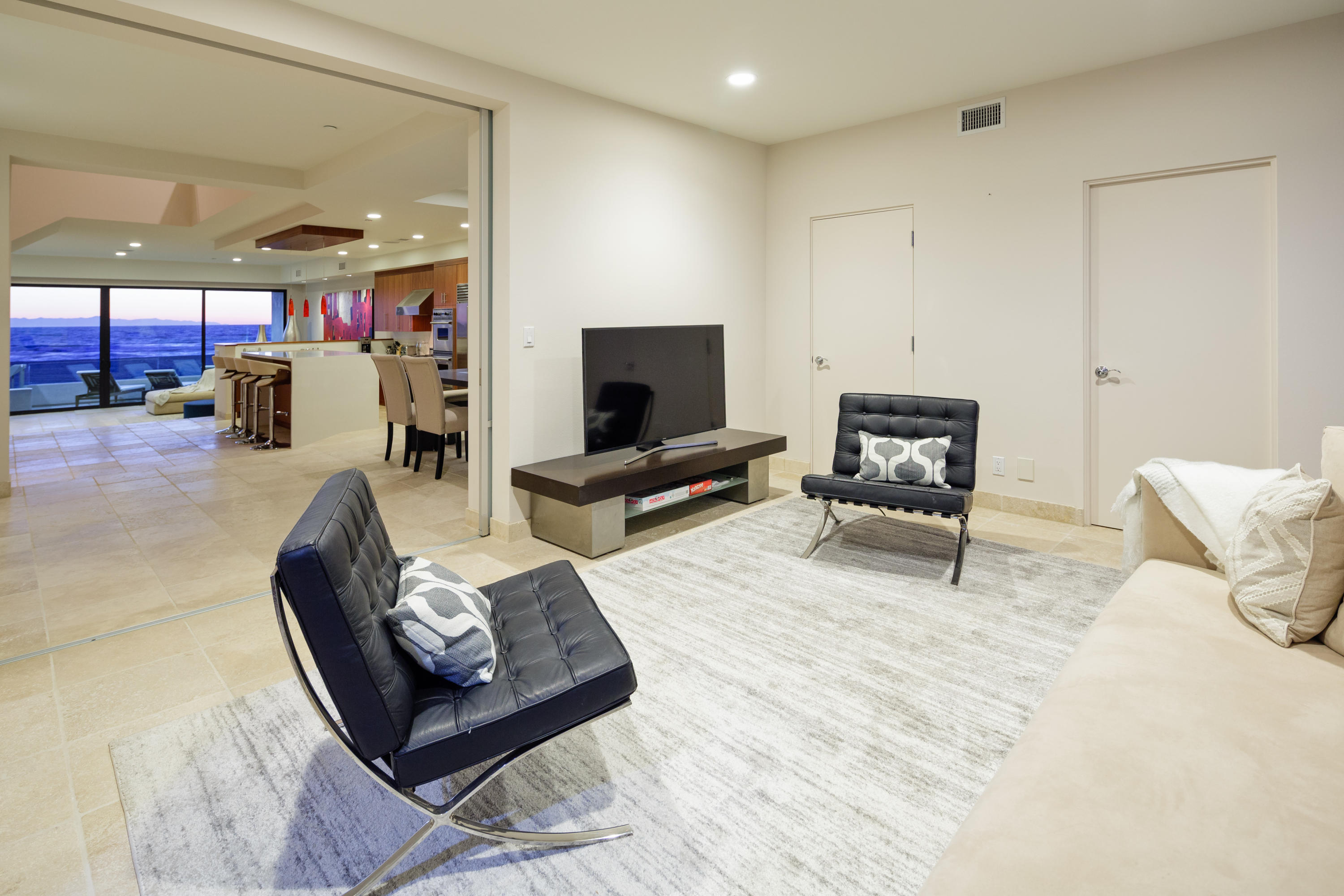 1005 Mandalay Beach Road Oxnard, CA 93035 - Photo 29 of 35 30living_room