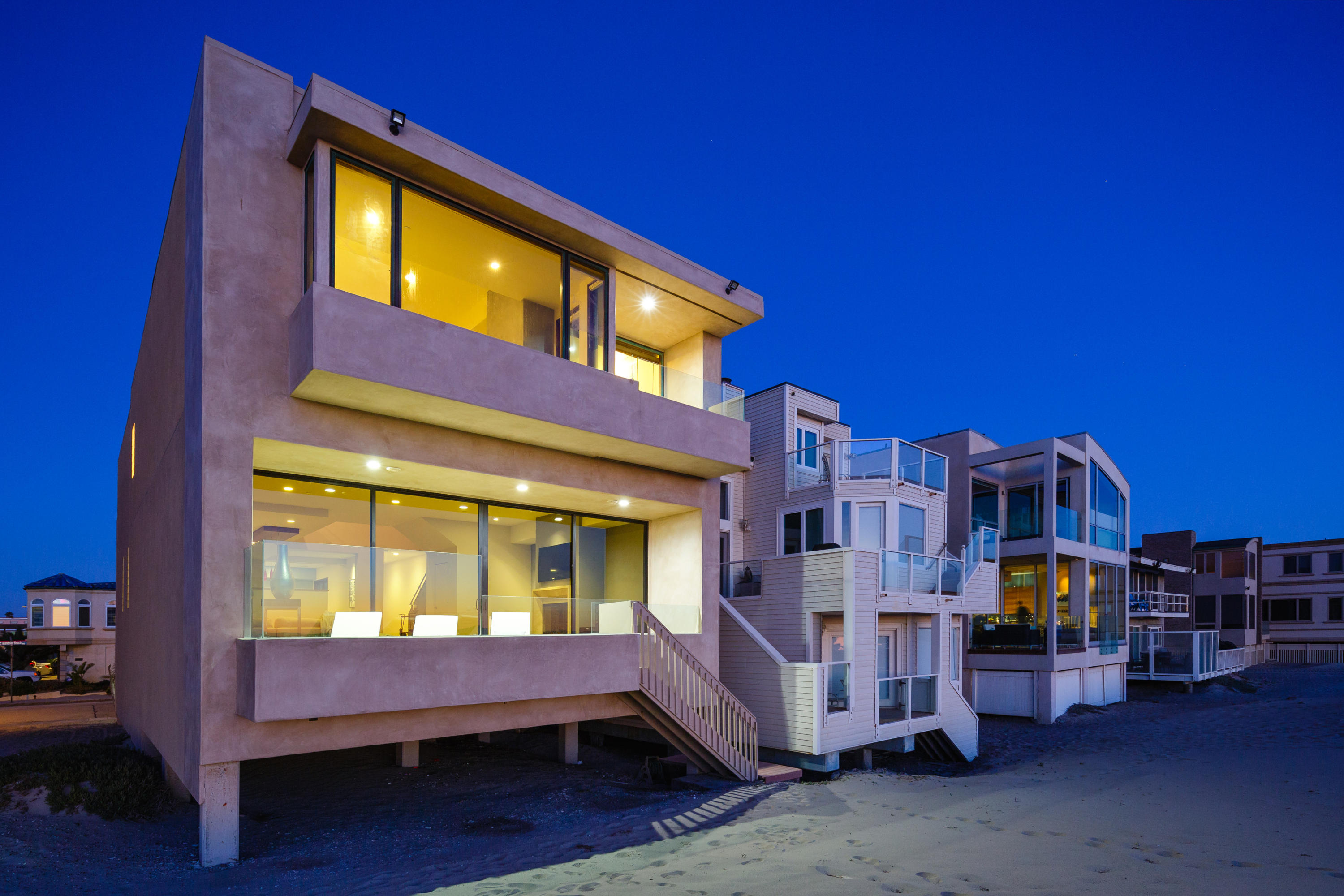 1005 Mandalay Beach Road Oxnard, CA 93035 - Photo 3 of 35 3back_of_home