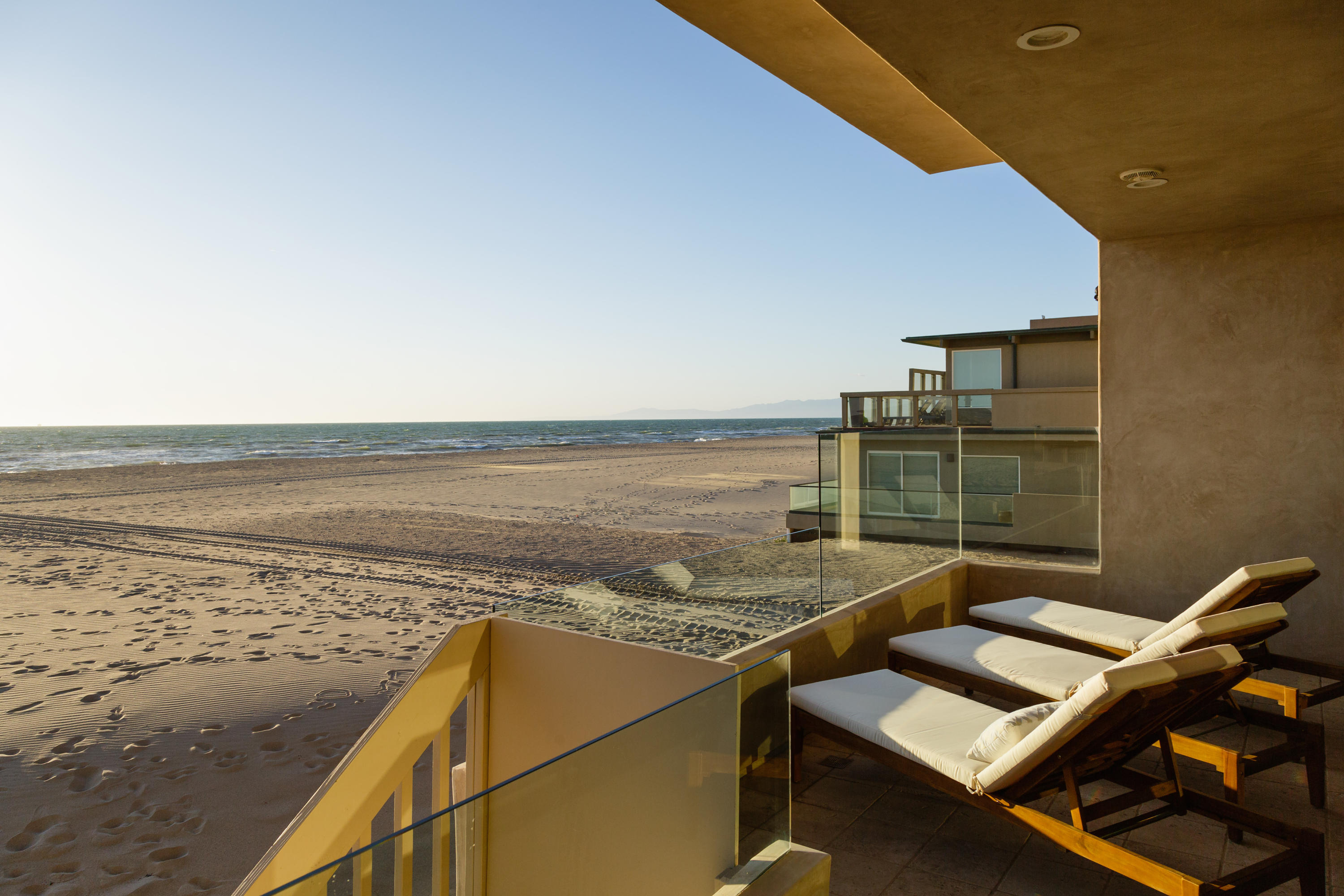 1005 Mandalay Beach Road Oxnard, CA 93035 - Photo 4 of 35 4balcony