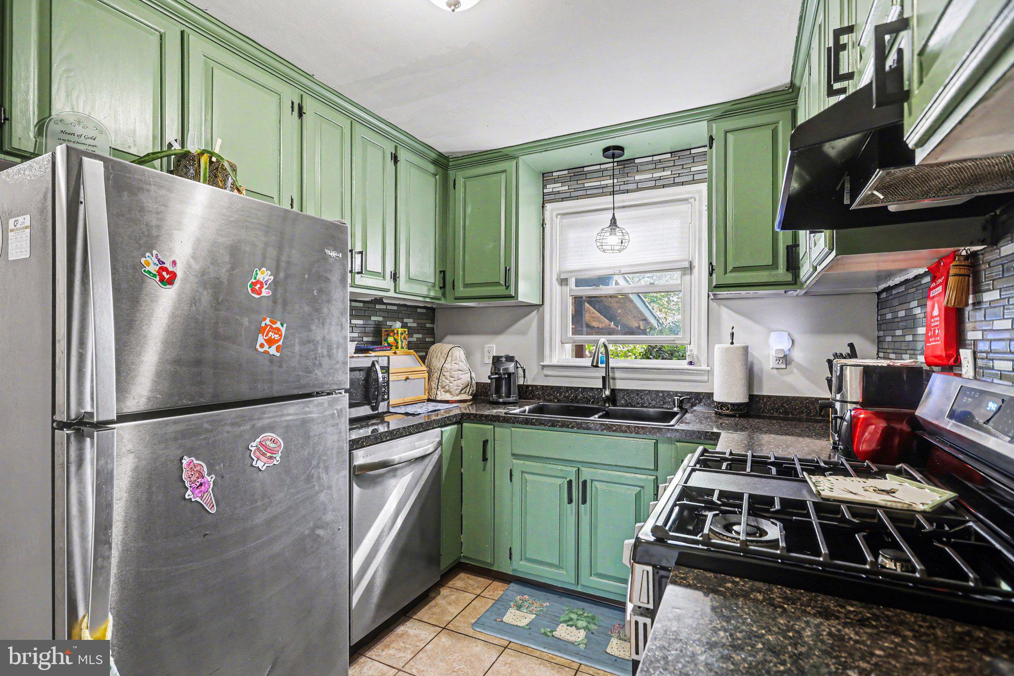2041 City View Road York, PA 17406 - Photo 7 of 27