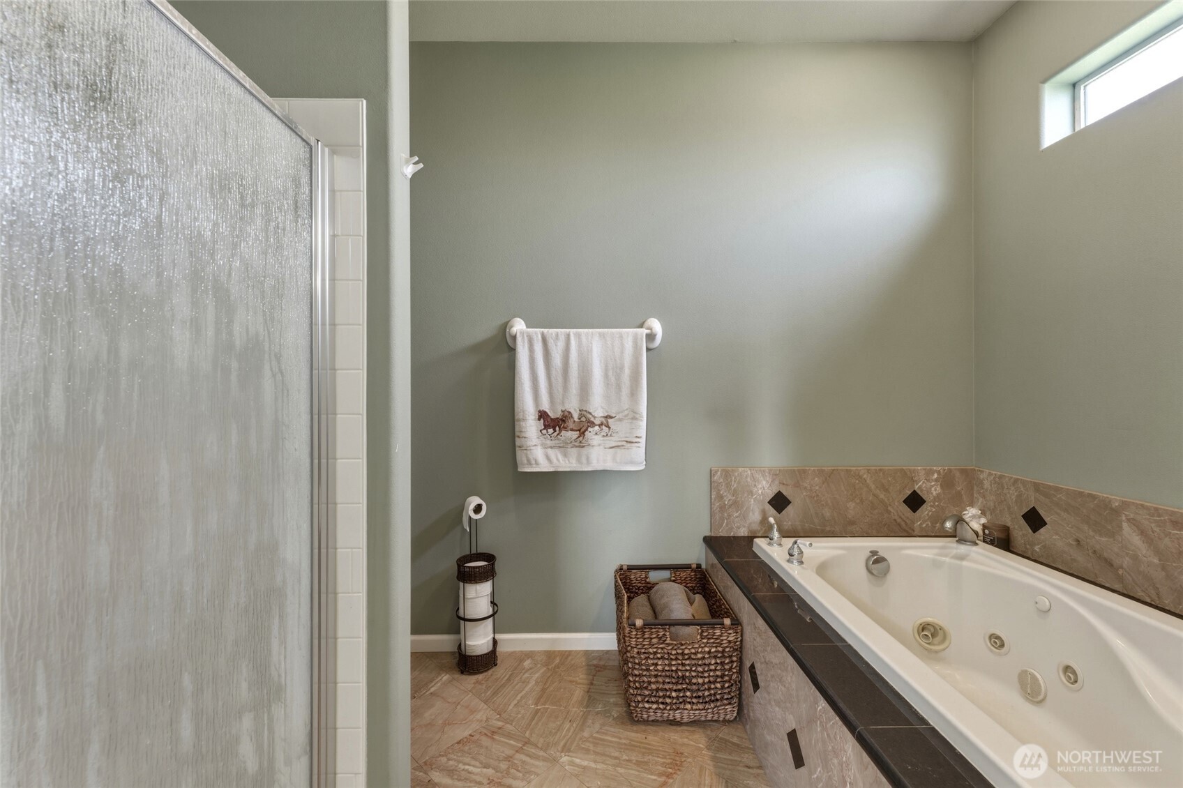 219 Reeds Road Touchet, WA 99360 - Photo 22 of 40 a bathroom with a tub and shower