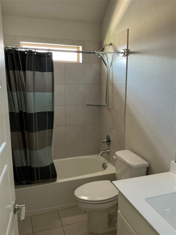 2195 English Ivy Road Frisco, TX 75033 - Photo 13 of 23 upstairs bath